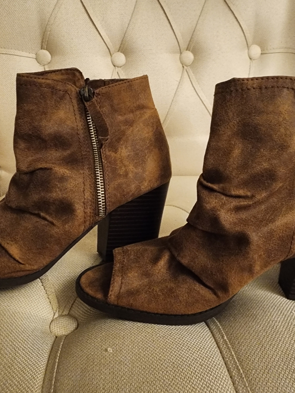 Women's Size 9 Open Toe Gladiator Heels - Picture 3 of 5